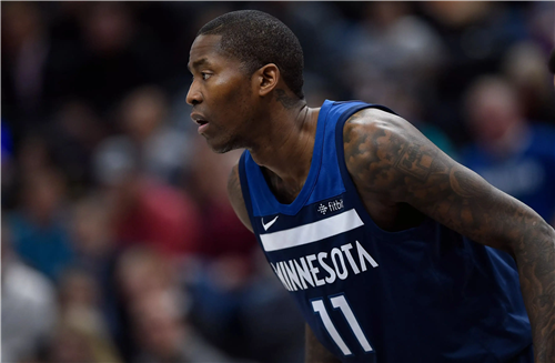 但从各方披 但从各方披